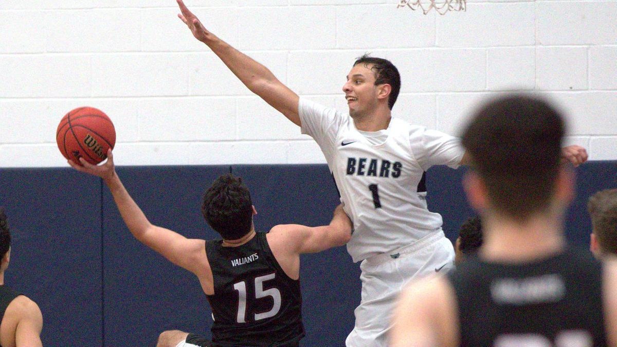 Men’s Basketball Falls to Manhattanville on Alumni and Family Day