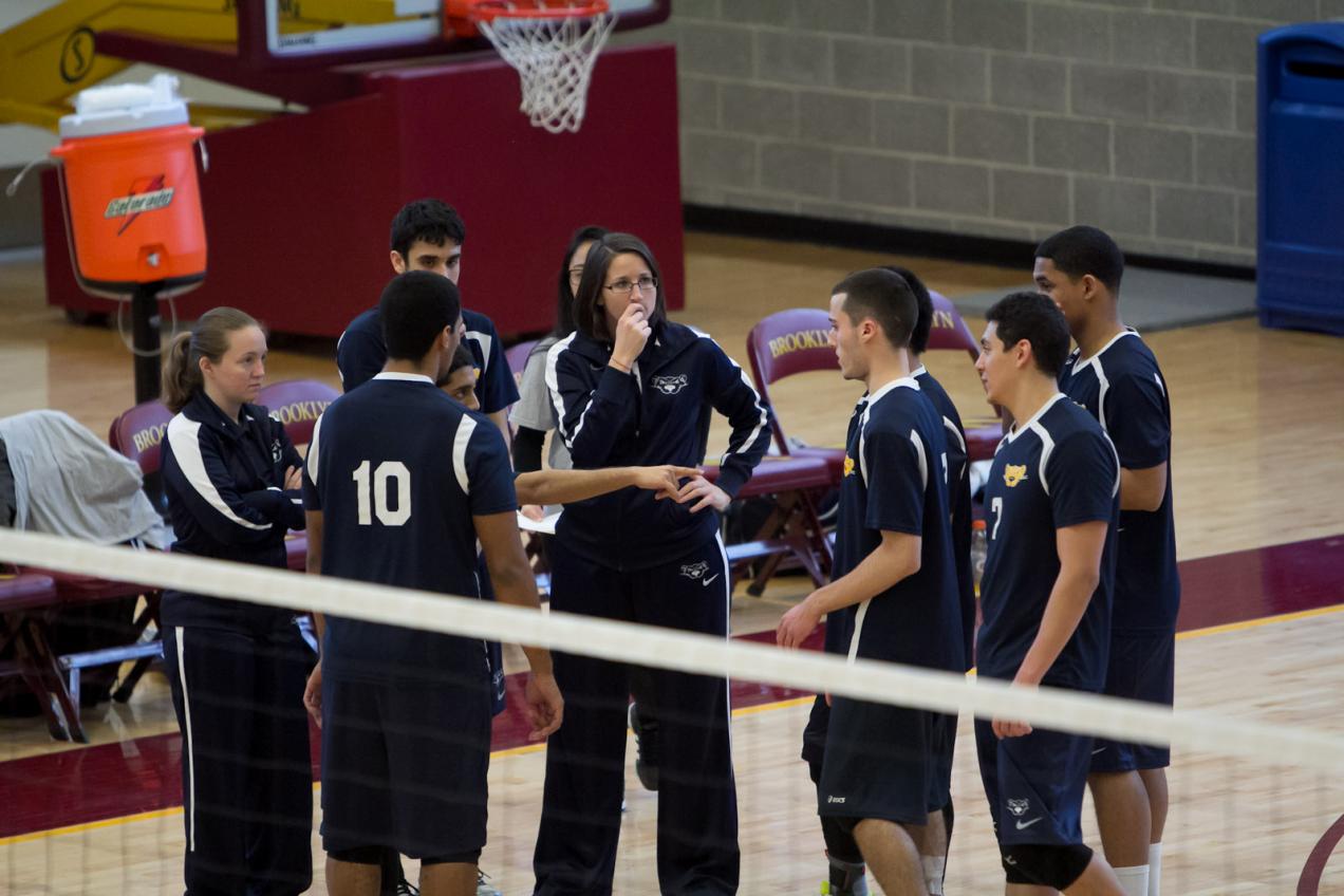 Bears Volleyball Edged Out by Sarah Lawrence in HVMAC Semis