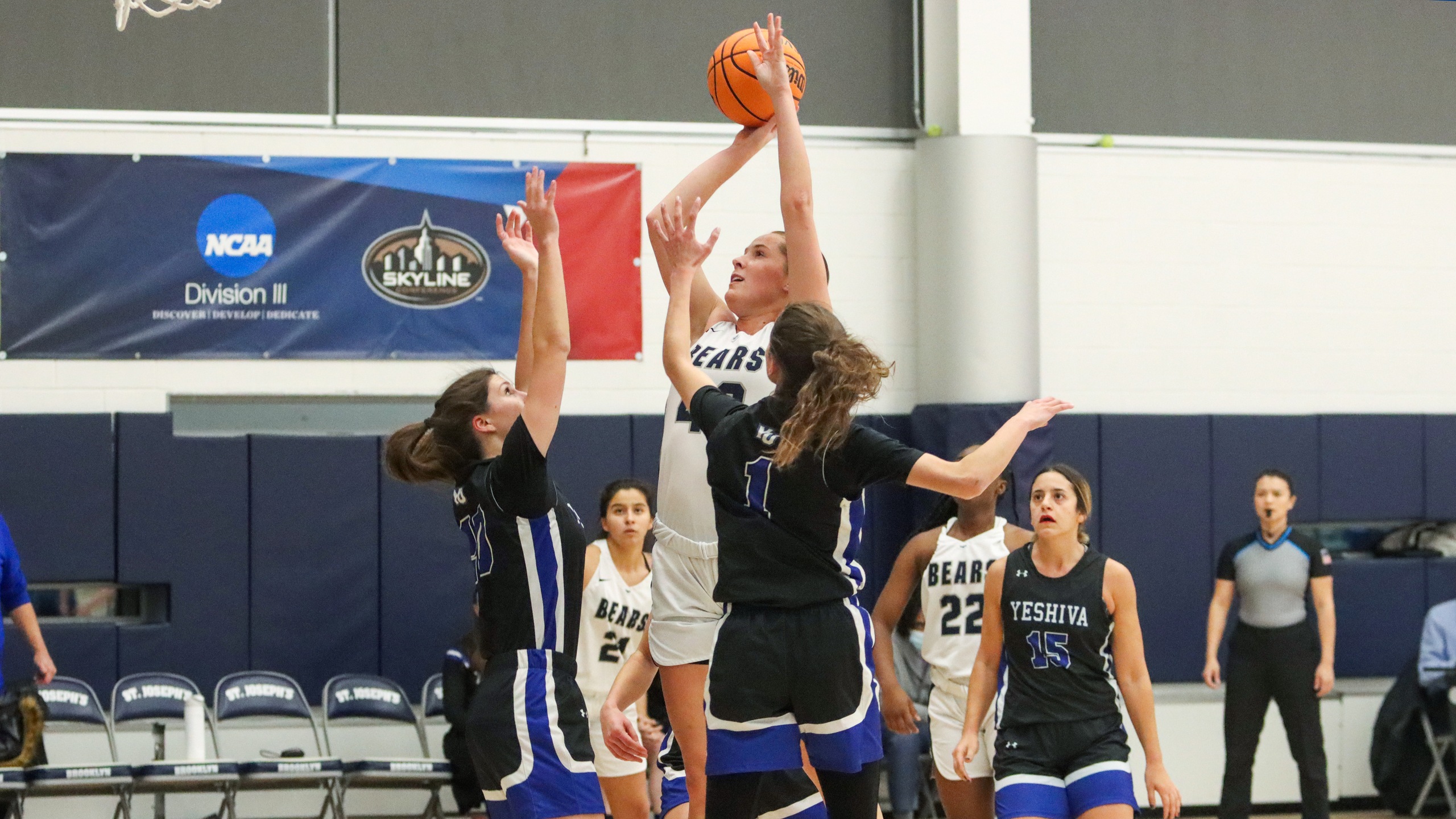 Women's Basketball Tops Sarah Lawrence on the Road