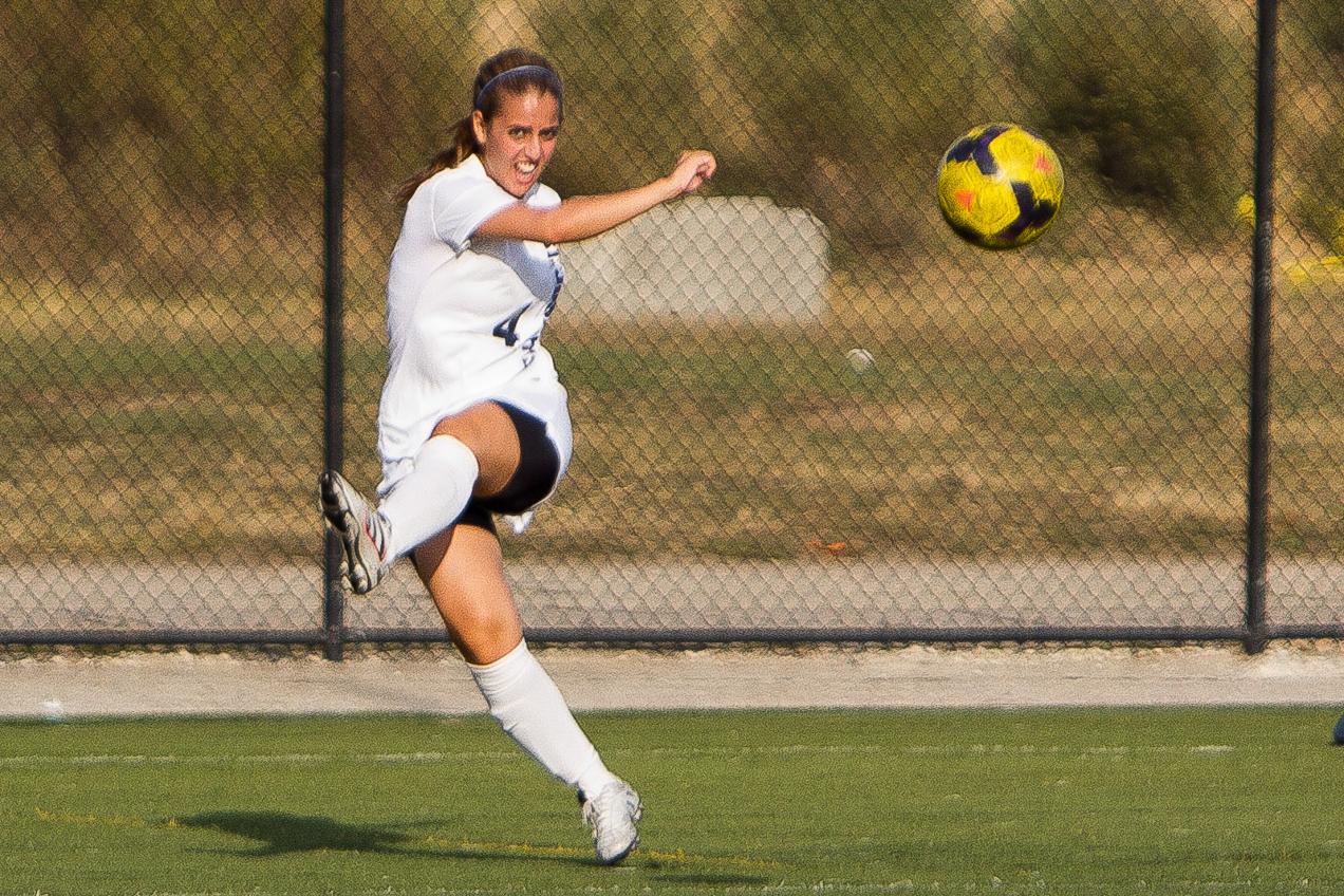 Women's Soccer Finishes at 11-5 Falling to Golden Eagles in Finale