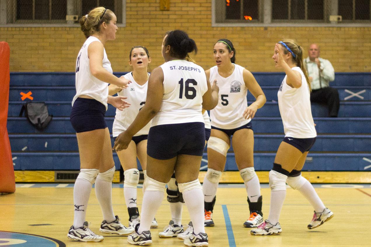 Women's Volleyball Downed by Pratt in Straight Sets