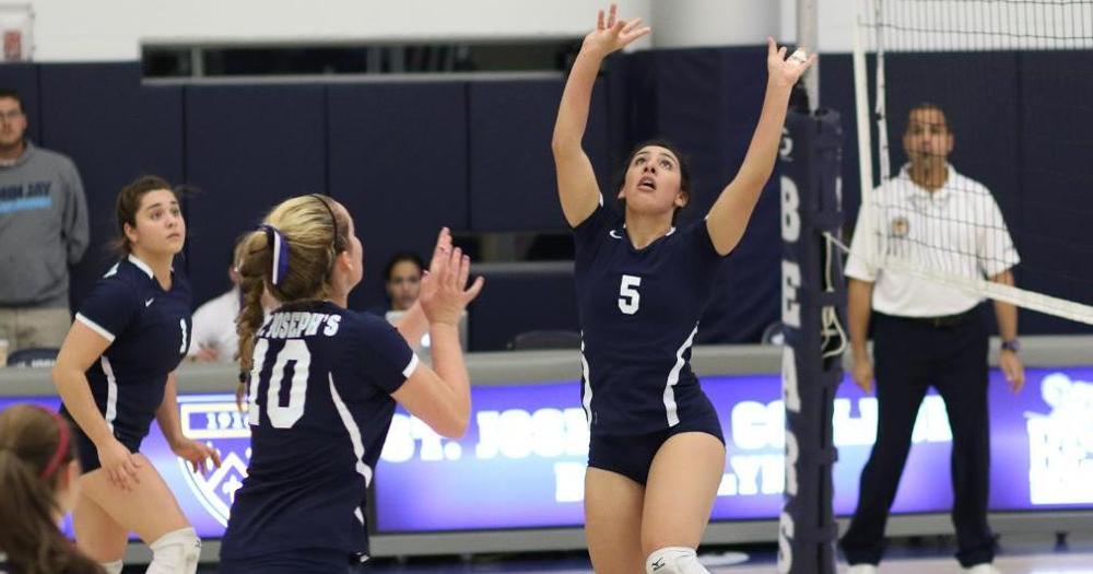 Women's Volleyball Sweeps Yeshiva and Old Westbury to End Season on Three-Game Win Streak