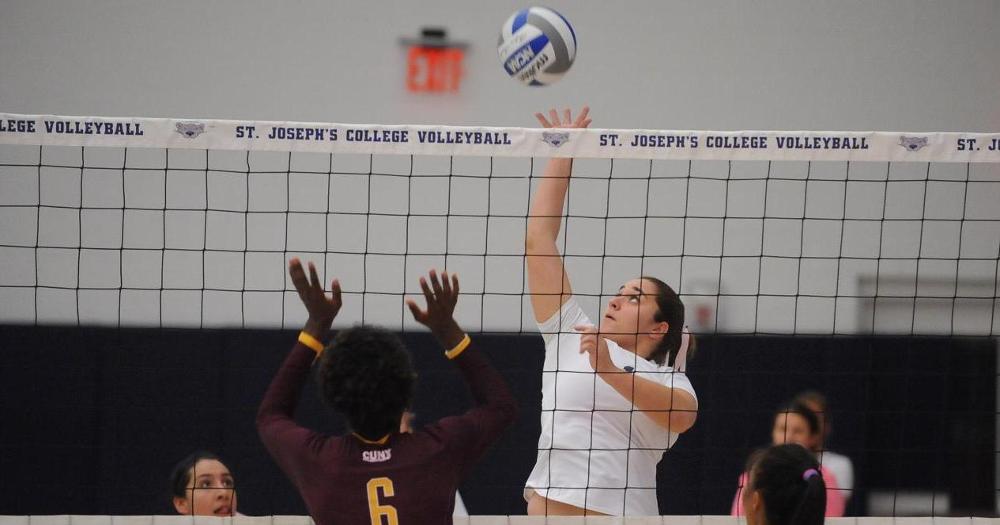 Women's Volleyball Sweeps Sarah Lawrence Salvaging Split of Skyline Tri-Match