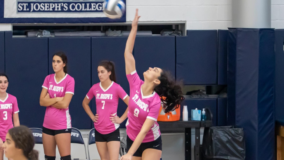 Three Double-Doubles Lead Women’s Volleyball Past Old Westbury in Five Sets
