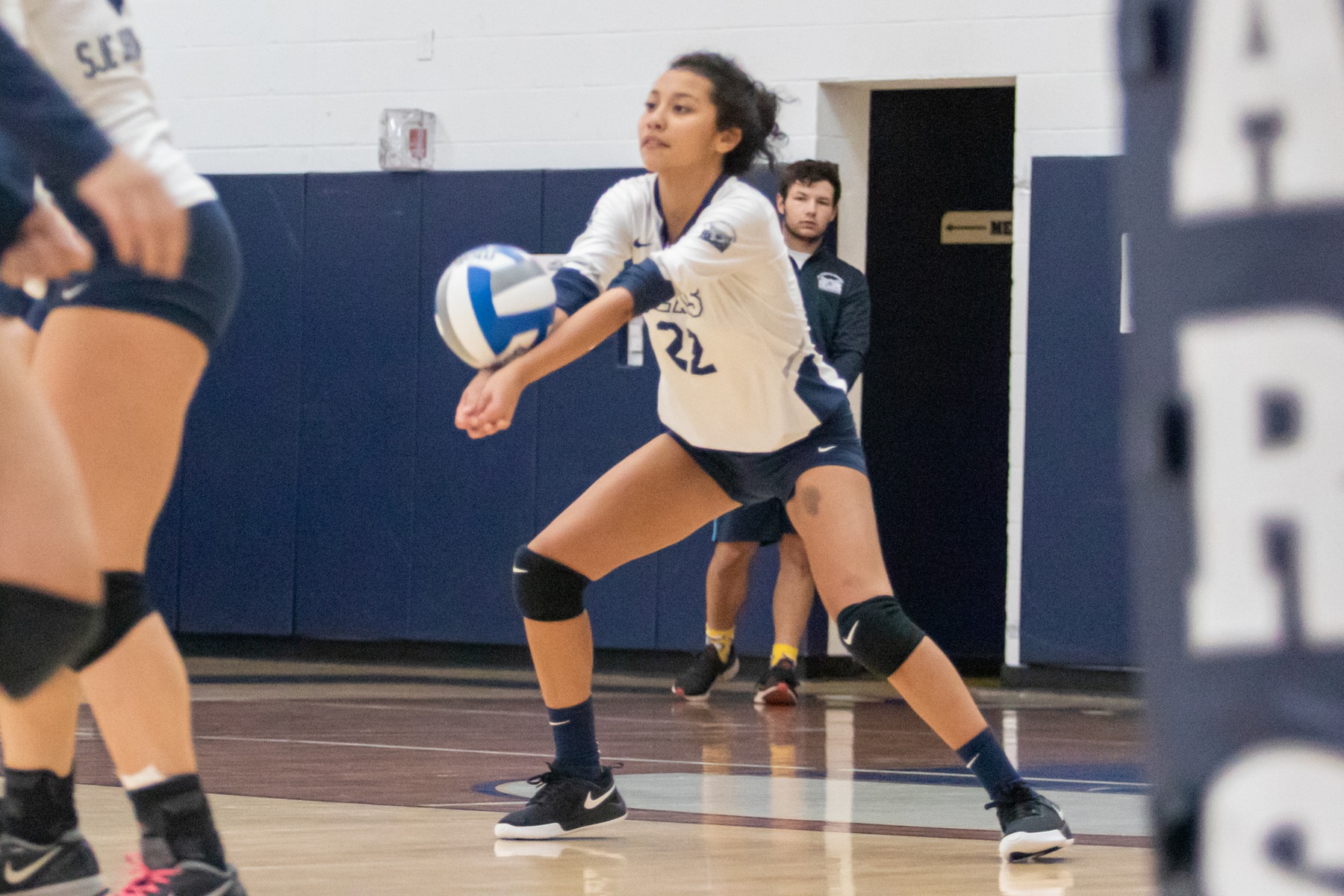 Women’s Volleyball Tripped Up at Home by CCNY