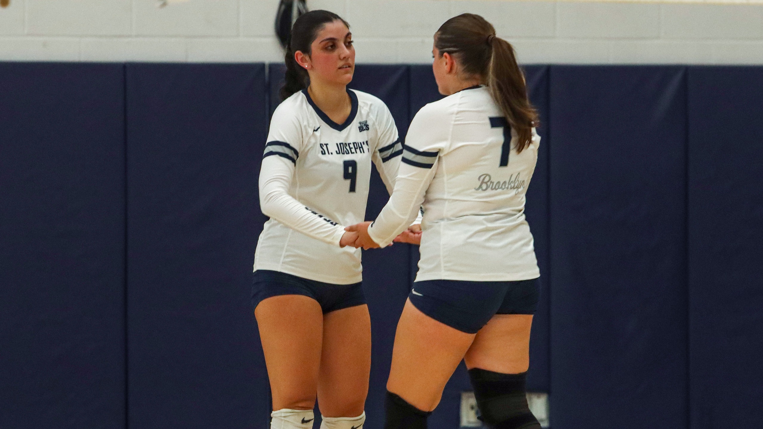 Urgo, Meltsin Post Double-Doubles in Women's Volleyball's Defeat to Sarah Lawrence
