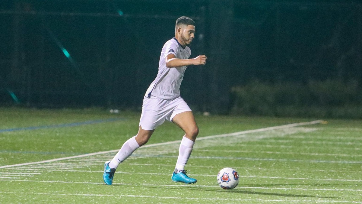 Larios and Torres Powers Men’s Soccer to Road Win Over Old Westbury
