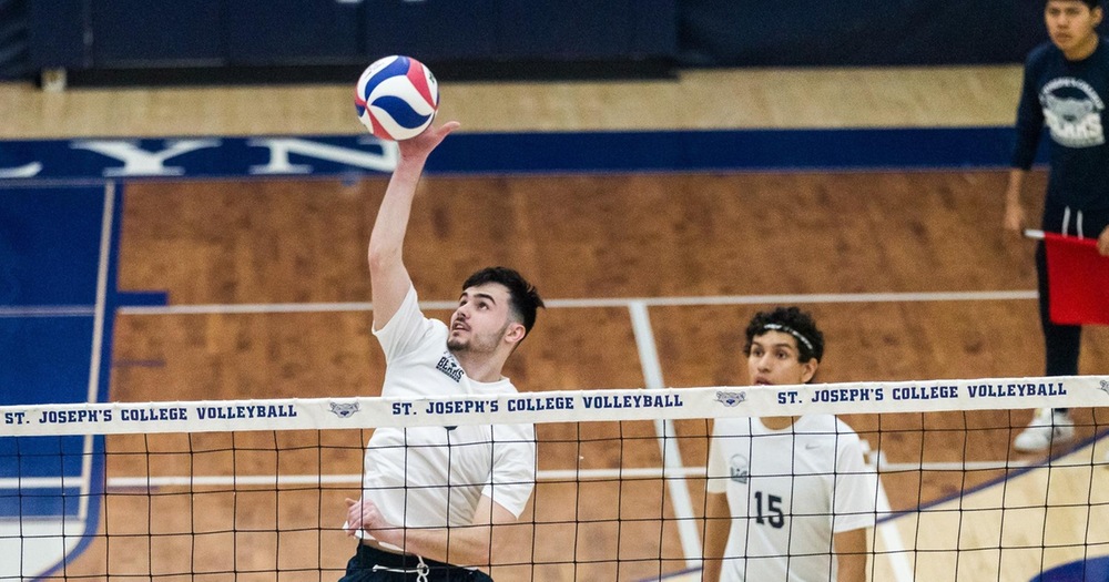 Double-Digit Kills For Driscoll And Salomons Not Enough As Men’s Volleyball Falls In Close Match Against Yeshiva