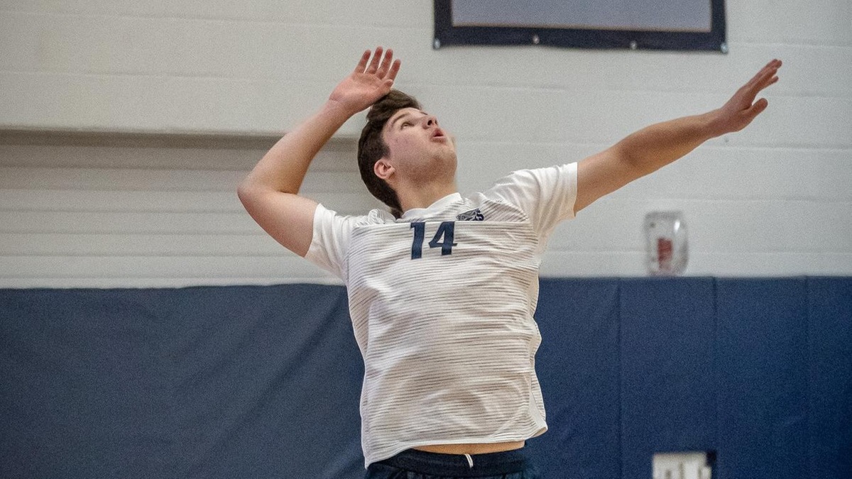 Early Lead, Helfant’s Double-Double Not Enough for Men’s Volleyball at Mount Saint VIncent