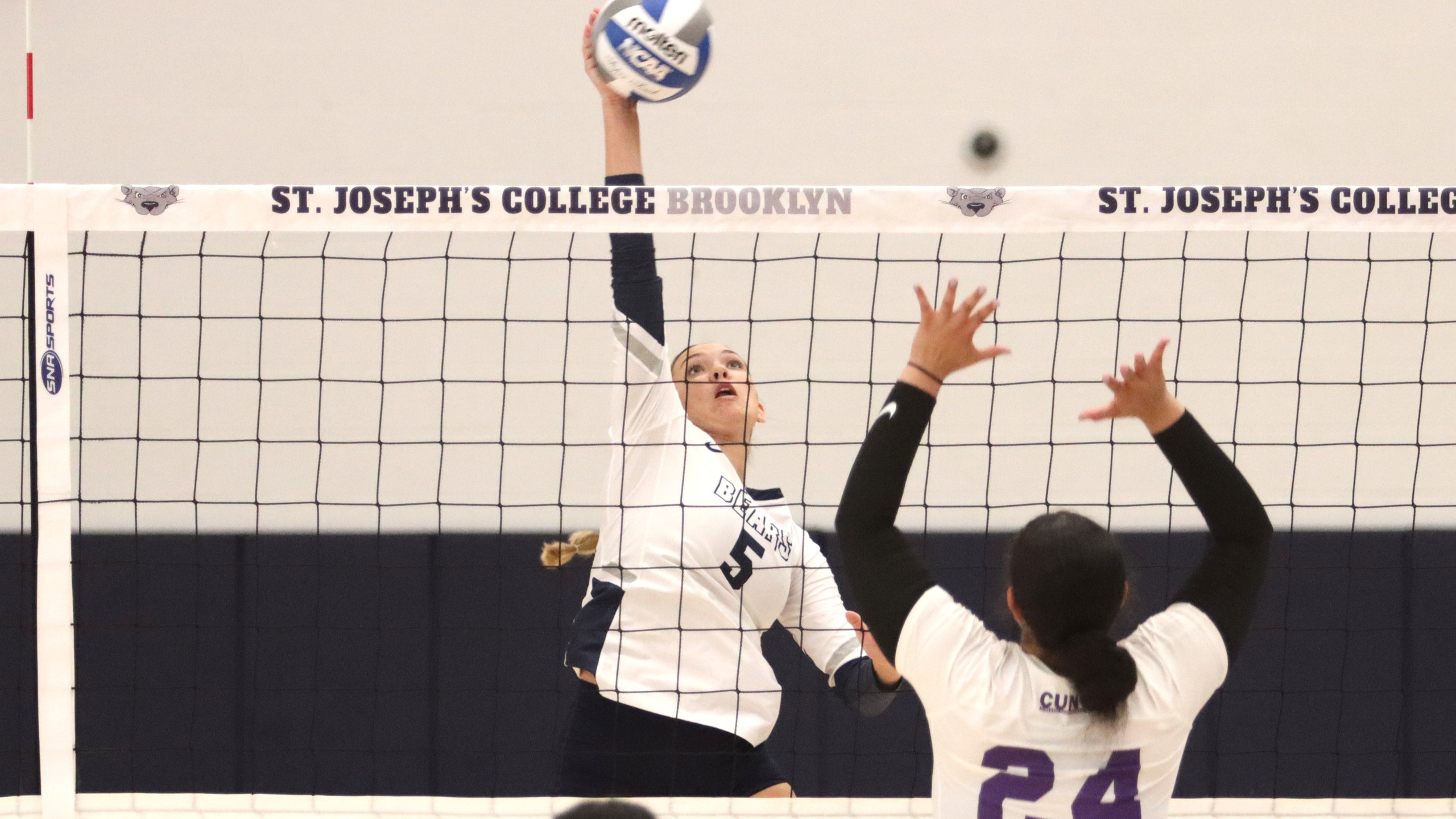 Women’s Volleyball Unable to Capitalize on Set One Win at Sarah Lawrence