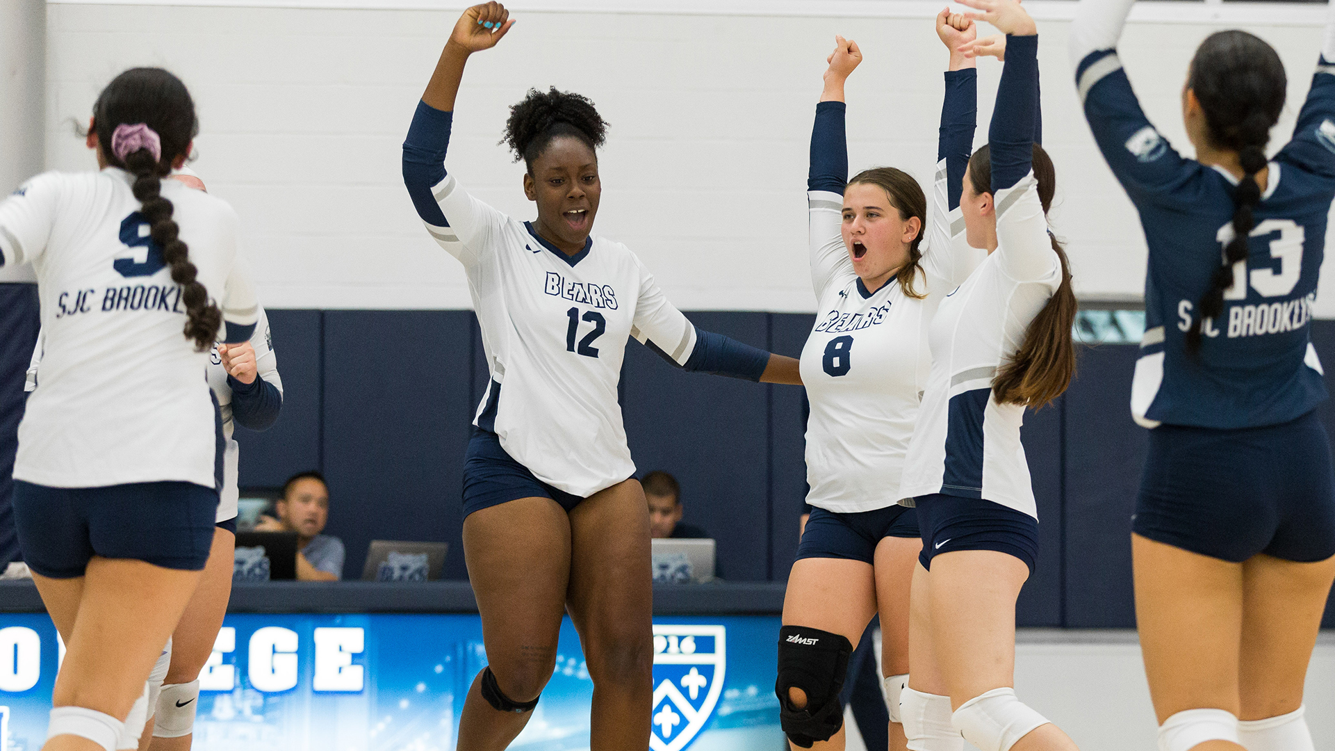 Women’s Volleyball Cruises to Straight-Set Triumph At York